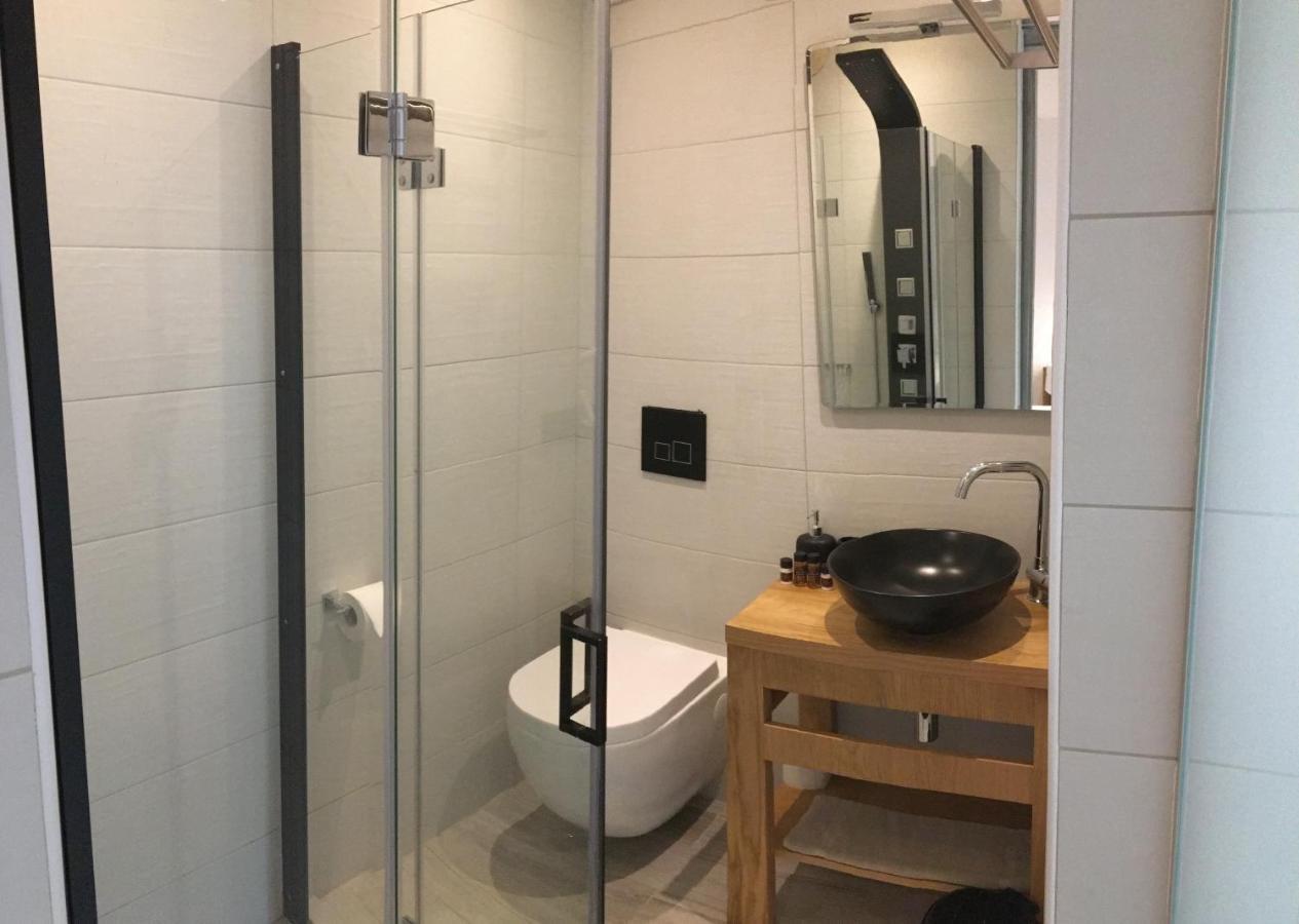 Antica Canea Luxury Rooms Chrissi Akti Chania Exterior foto
