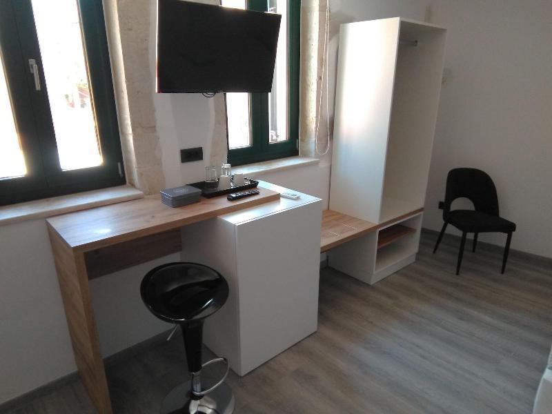 Antica Canea Luxury Rooms Chrissi Akti Chania Exterior foto