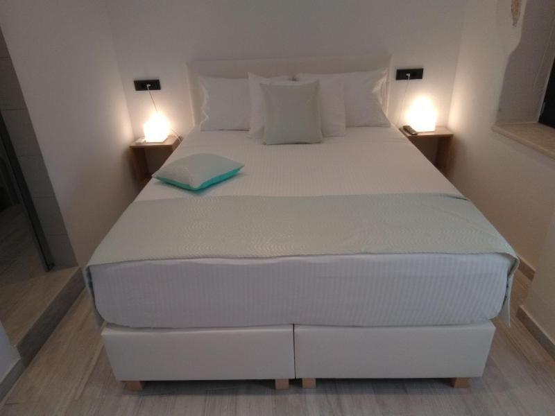 Antica Canea Luxury Rooms Chrissi Akti Chania Exterior foto