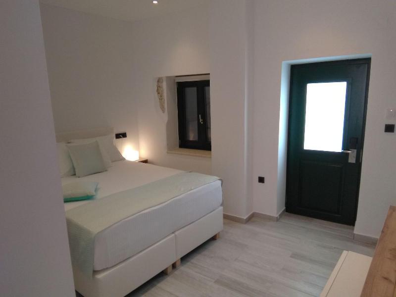 Antica Canea Luxury Rooms Chrissi Akti Chania Exterior foto