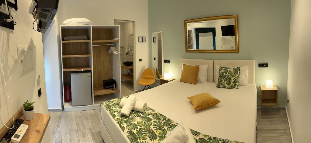 Antica Canea Luxury Rooms Chrissi Akti Chania Exterior foto