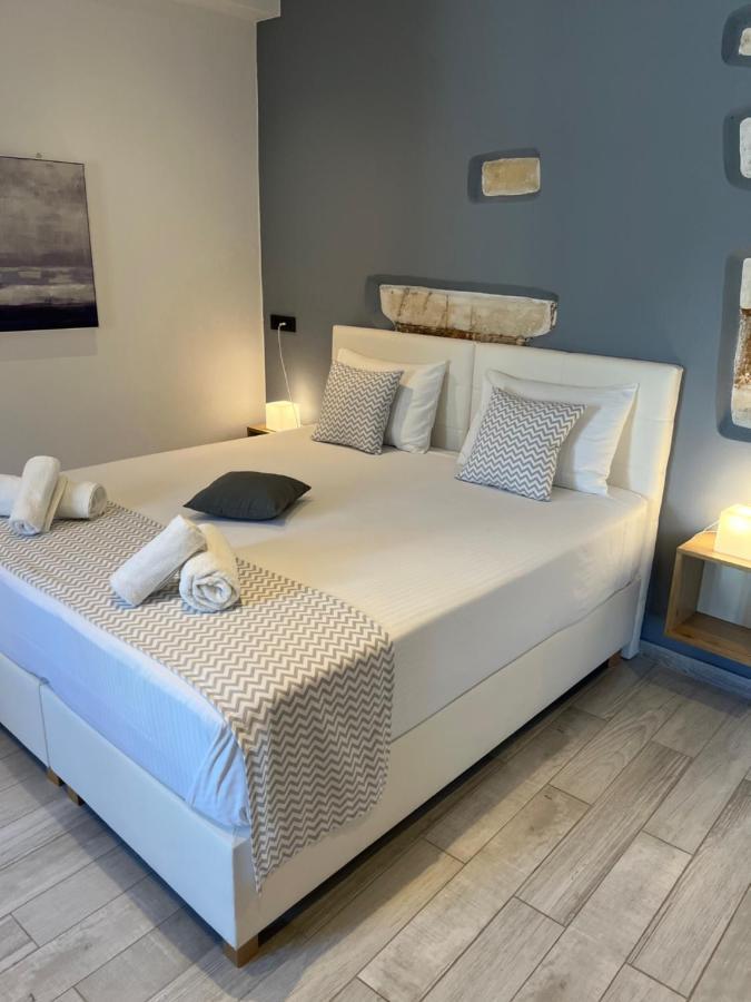 Antica Canea Luxury Rooms Chrissi Akti Chania Exterior foto
