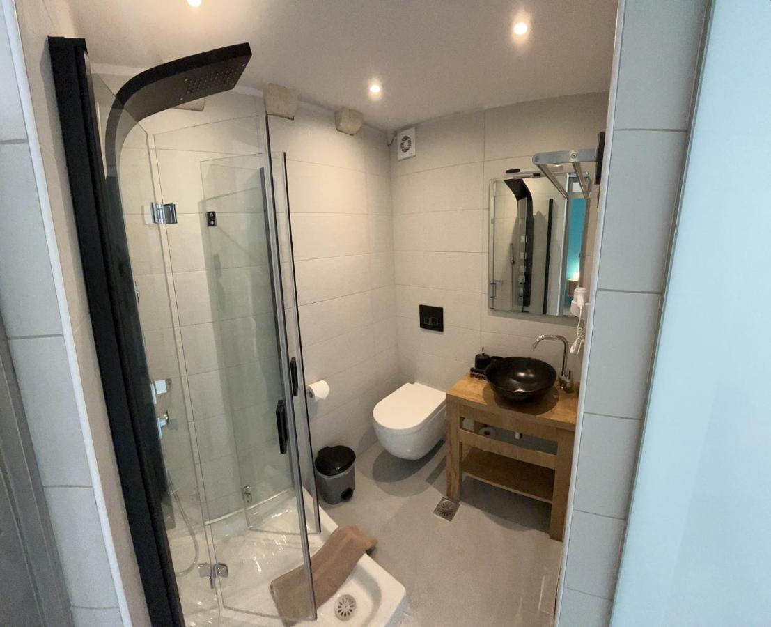 Antica Canea Luxury Rooms Chrissi Akti Chania Exterior foto