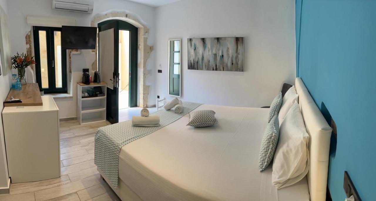 Antica Canea Luxury Rooms Chrissi Akti Chania Exterior foto